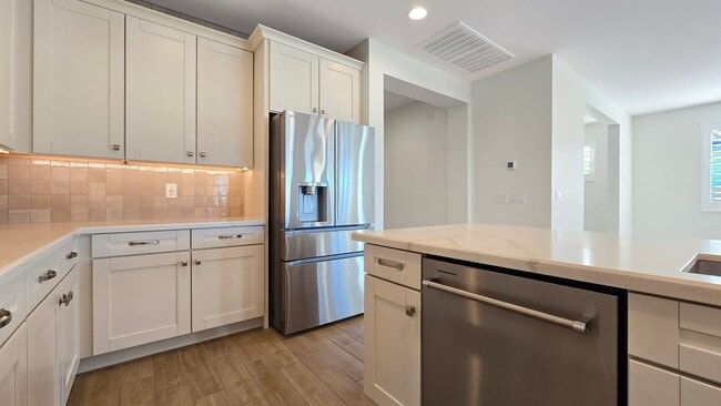 Building Photo - Pristine home in amenity rich Estrella Mountain Ranch!