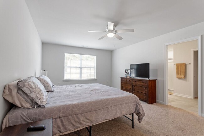 Building Photo - Spacious 5 BR for Rent in Wendall-Availabl...