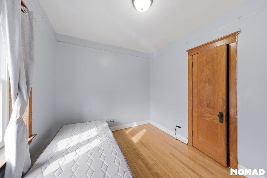 Building Photo - 1638 50th Ct