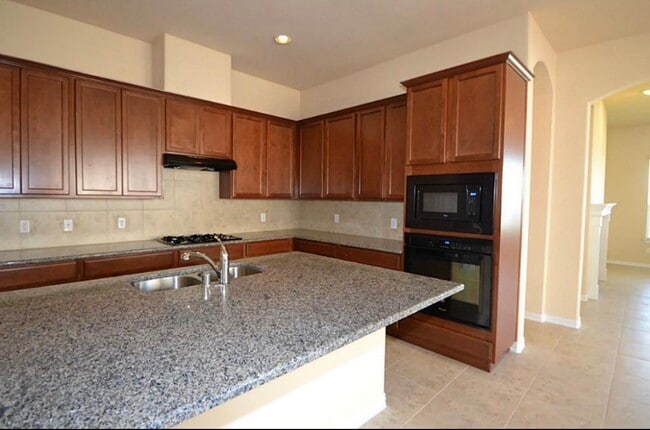 Building Photo - 7026 Belle Meadow Ln