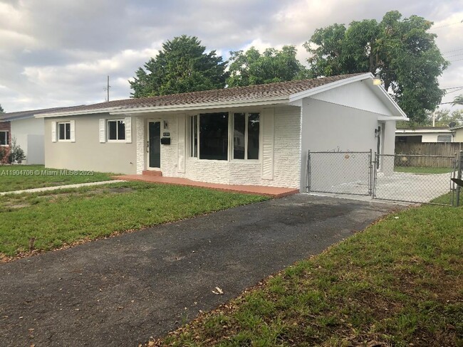 Building Photo - 2650 SW 96th Ave