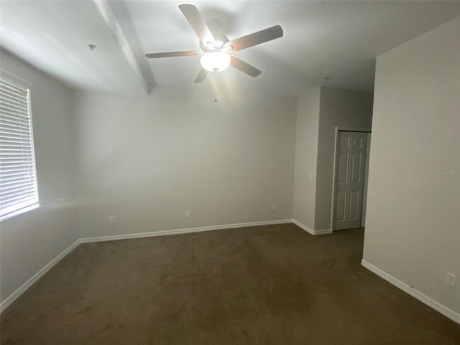 Building Photo - 6061 Kirkland Way