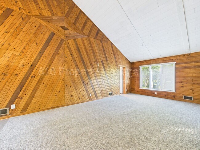 Building Photo - 7156 Woodson Rd