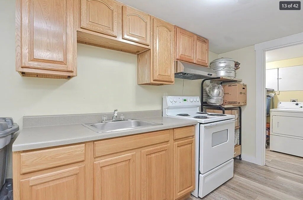 Building Photo - 45 Mozart St
