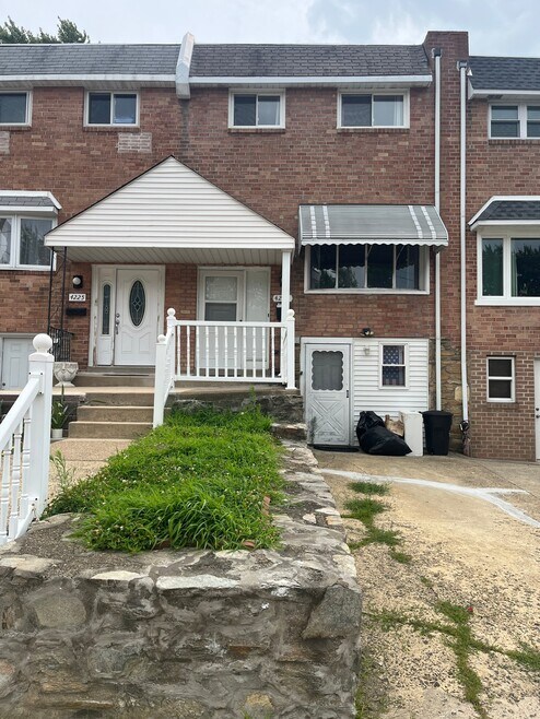 Building Photo - 4227 Greenmount Rd
