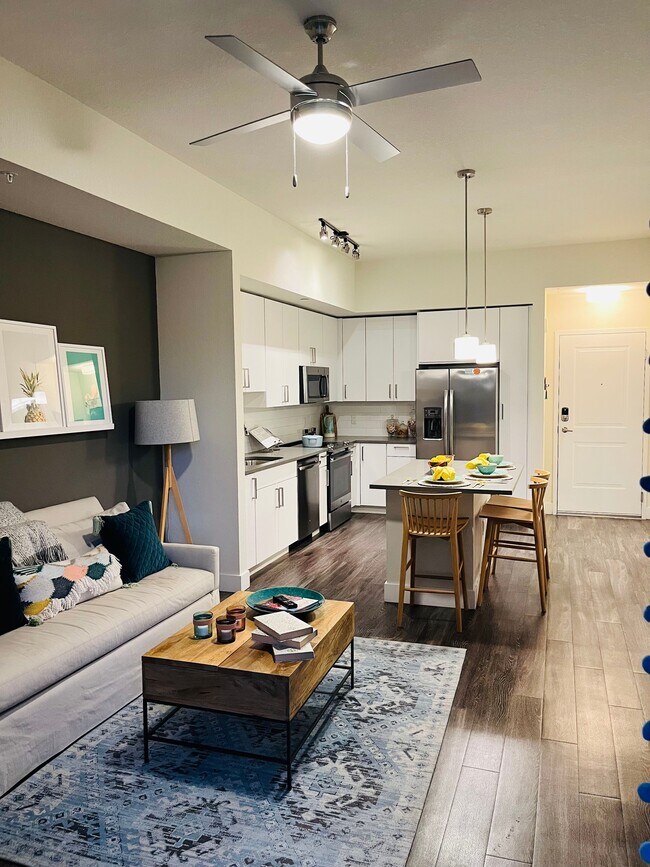 Building Photo - 455 NE 27th St