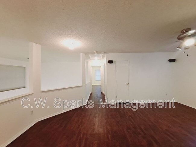 Building Photo - 4617 Sandera Ln