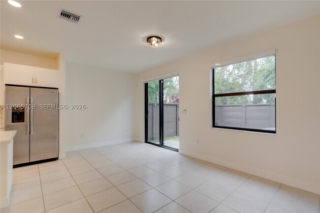 Building Photo - 15826 NW 91st Ave