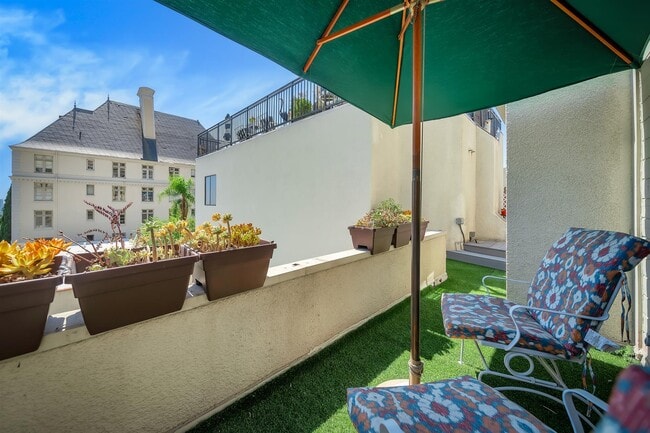 Rooftop view - 1412 N Crescent Heights Blvd