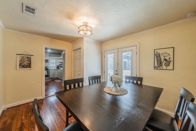 Building Photo - 2157 W Lotus Ave