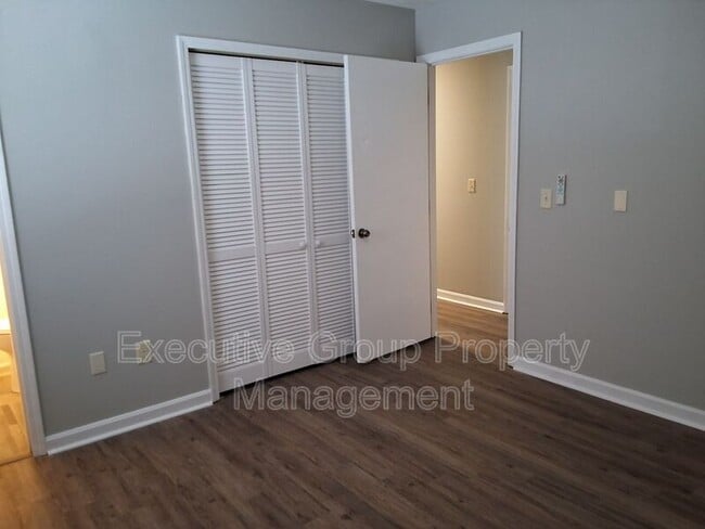 Building Photo - 1800 Preston St