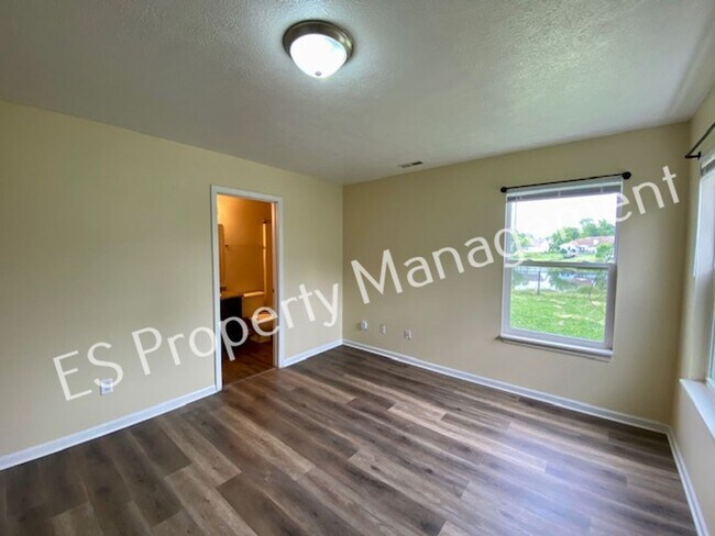 Building Photo - Wonderful 3 Bedroom 2 Bathroom Ranch Style...