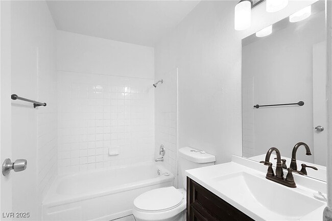 Building Photo - 4768 W Sand Creek Ave