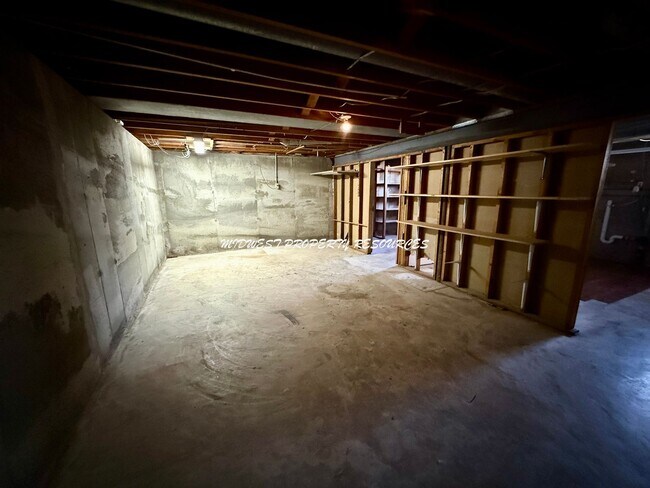 Building Photo - Spacious 3 Bedroom Home with Finished Lower Level & Large Fenced Yard