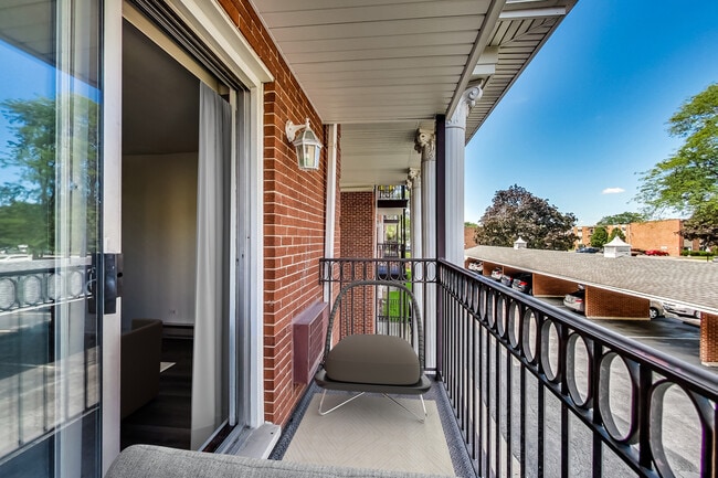 Building Photo - 9807 Karlov Ave