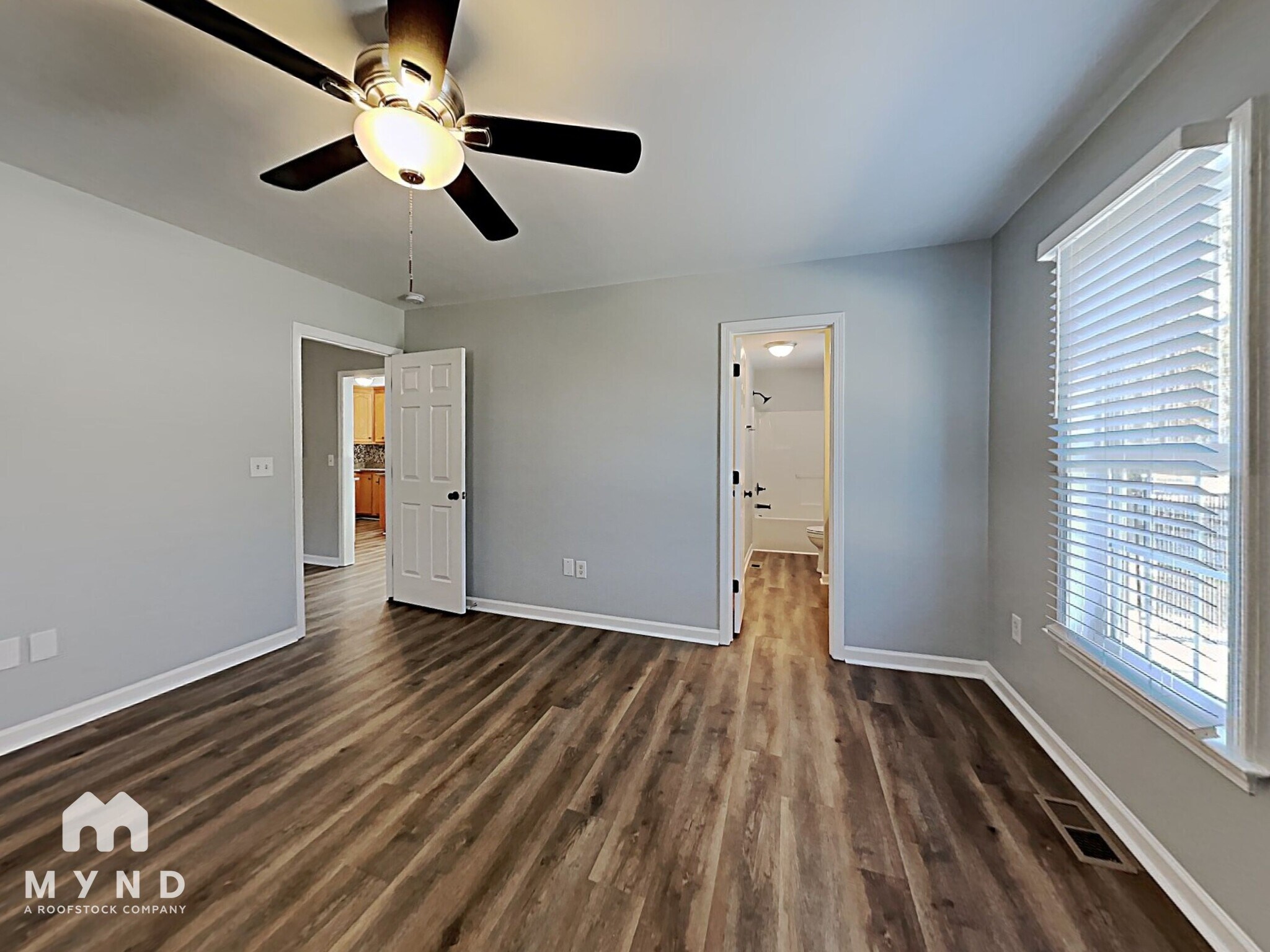 Building Photo - 560 Sunray Dr