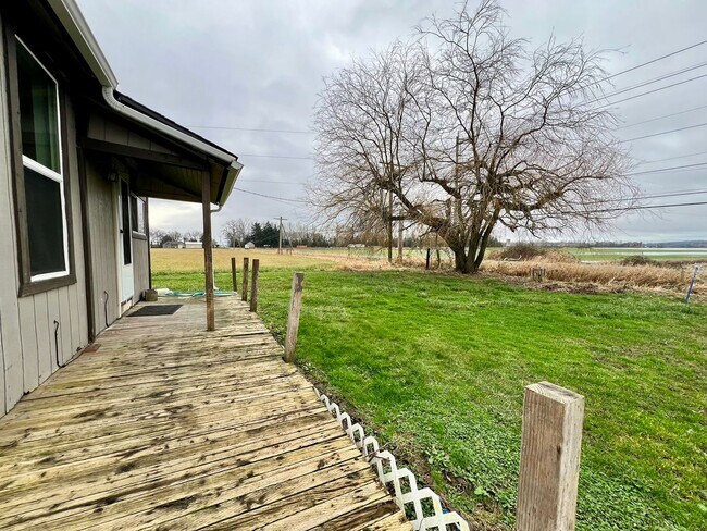 Building Photo - Cozy 2 Bedroom in Ferndale!