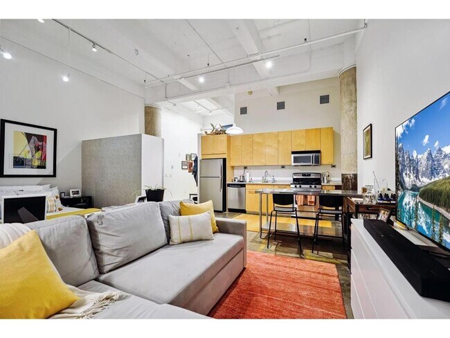 Primary Photo - 700 N Washington Ave