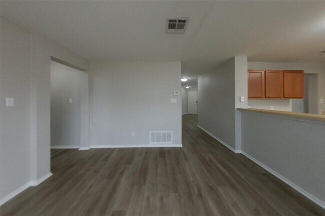 Building Photo - 302 Bird Dog Bend