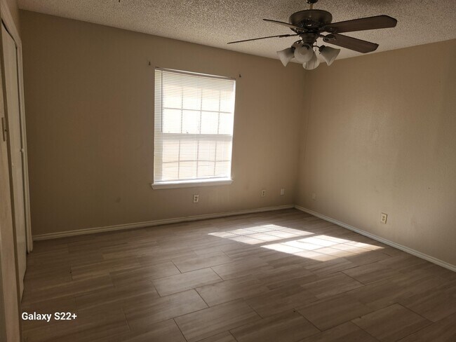 Building Photo - 1420 Juarez Ave