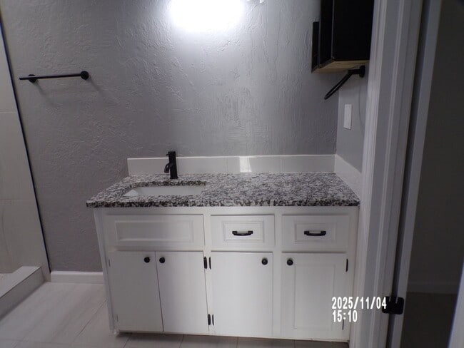 Building Photo - Fresh Paint!!, New Flooring and Granite Counter Tops!!!