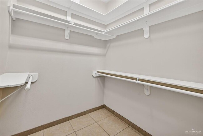 Building Photo - 3217 W Sprague St