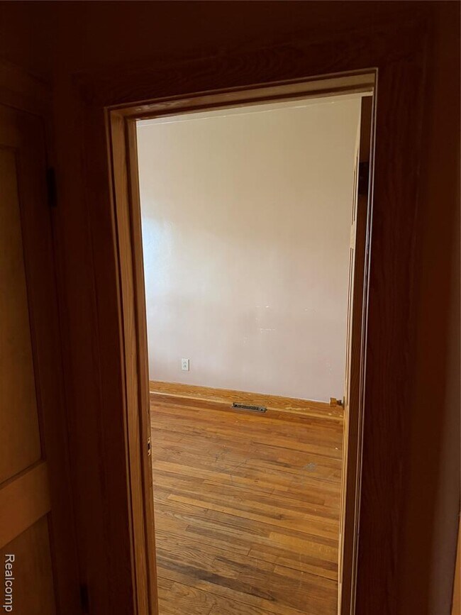 Building Photo - 15791 Cherrylawn St