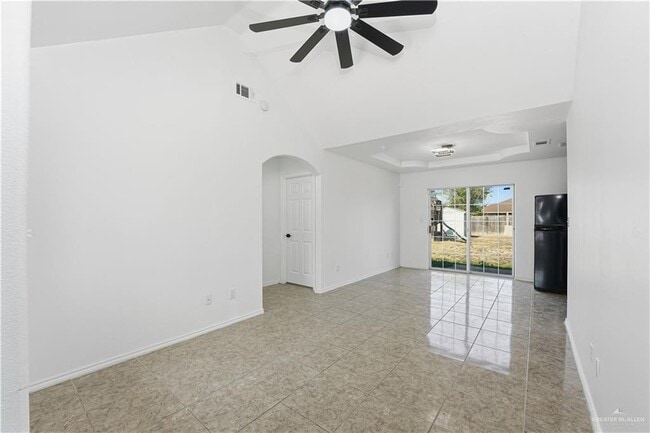 Building Photo - 12 W Sherryl Ave