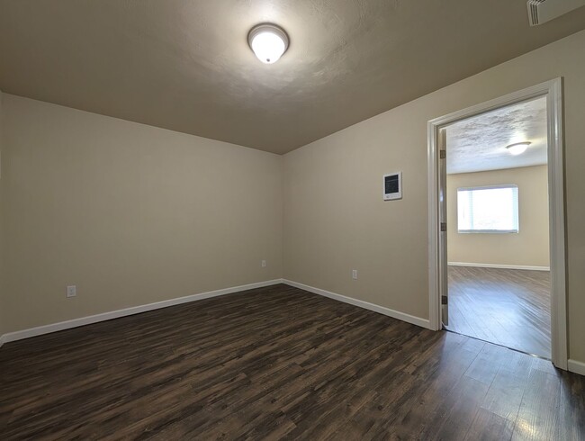 Building Photo - 1-Bedroom, 1-Bath Apartment In Downtown Springfield!