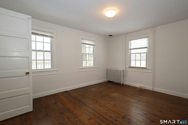 Building Photo - 48 W Branchville Rd