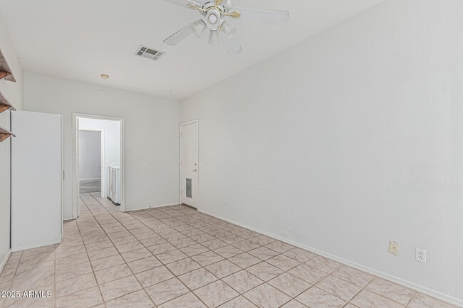 Building Photo - 408 N Falcon Ct
