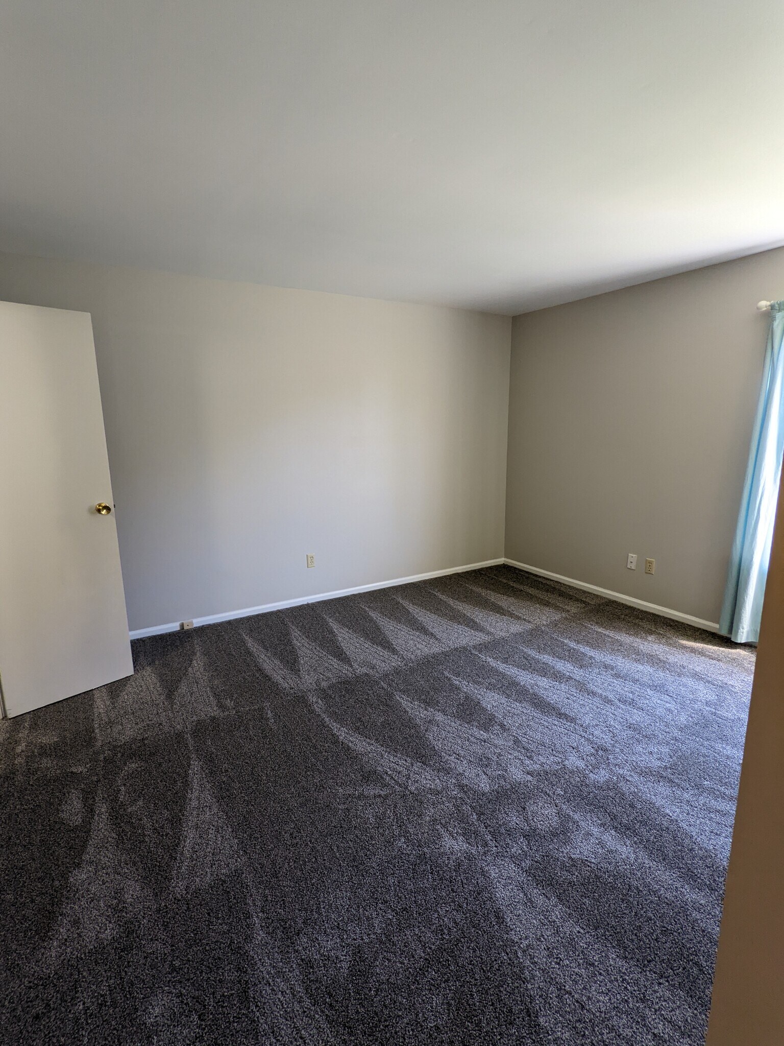 Bedroom 2 - 4798 Moreland Dr W