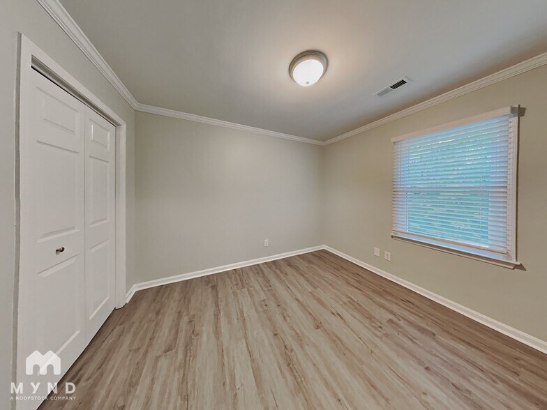 Building Photo - 136 Lema Dr