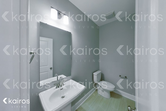 Building Photo - 3717 Oak Leaf Wy
