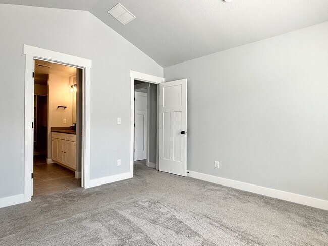 Building Photo - 13959 Silver Peak Ln