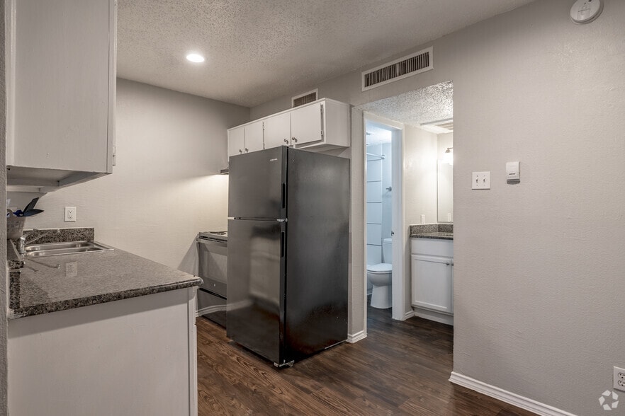 Studio - 364SF - Kitchen/Dining Area - Parkridge