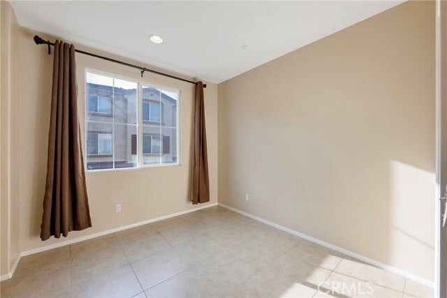 Building Photo - 17871 Shady View Dr