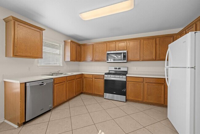 Building Photo - 3410 Flowstone Ln