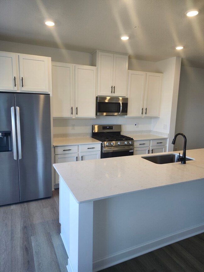 Building Photo - 10531 Harbor Ln N