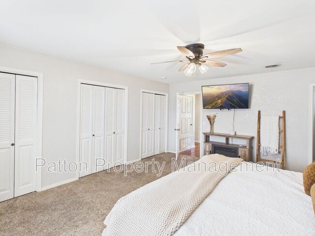 Building Photo - 7727 Cervin Dr