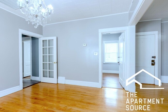 Building Photo - 4135 W Henderson St