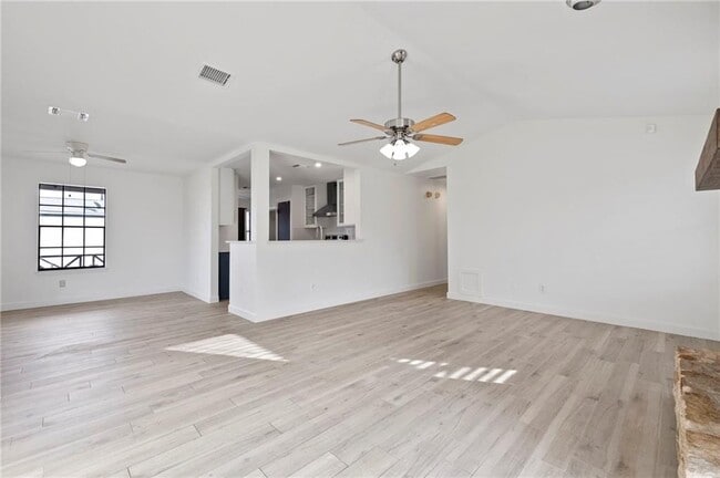 Building Photo - 1307 Daytona Dr