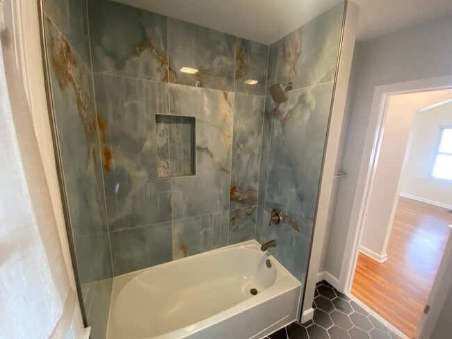 Building Photo - 6903 Buckingham Pl