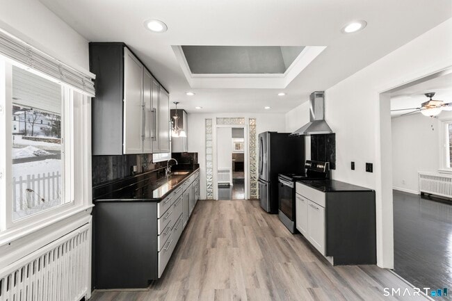 Building Photo - 5 Arden Rd