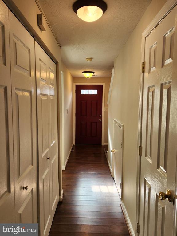 Building Photo - 16326 Pennsbury Way