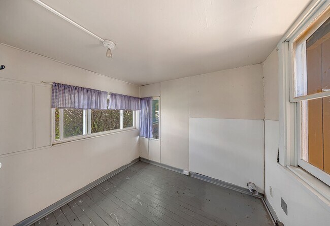 Building Photo - 746 Colorado Ave