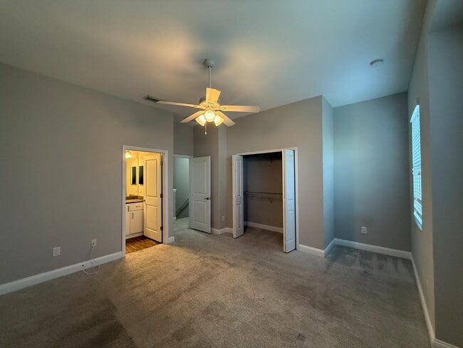 Building Photo - 2820 1st Ave S