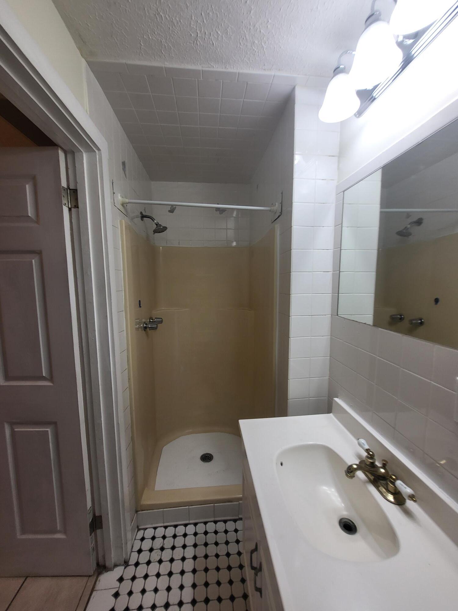 Shower - 209 W King St