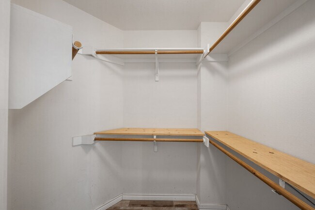 Building Photo - 111 Quail Hollow Dr