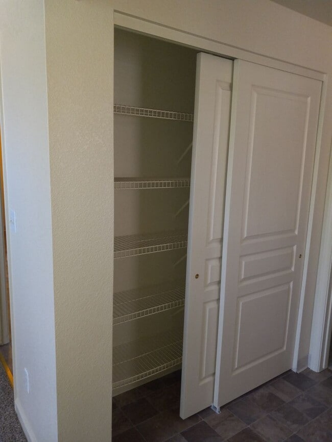 Building Photo - Bright & Spacious Dayton Home with Large Backyard – $2,250